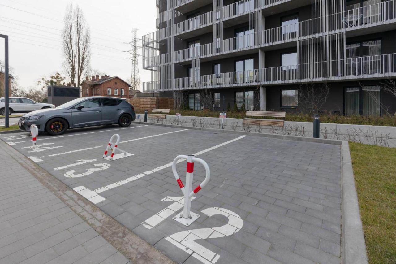 Stacja Wola Apartments With Parking By Noclegi Renters 바르샤바 외부 사진