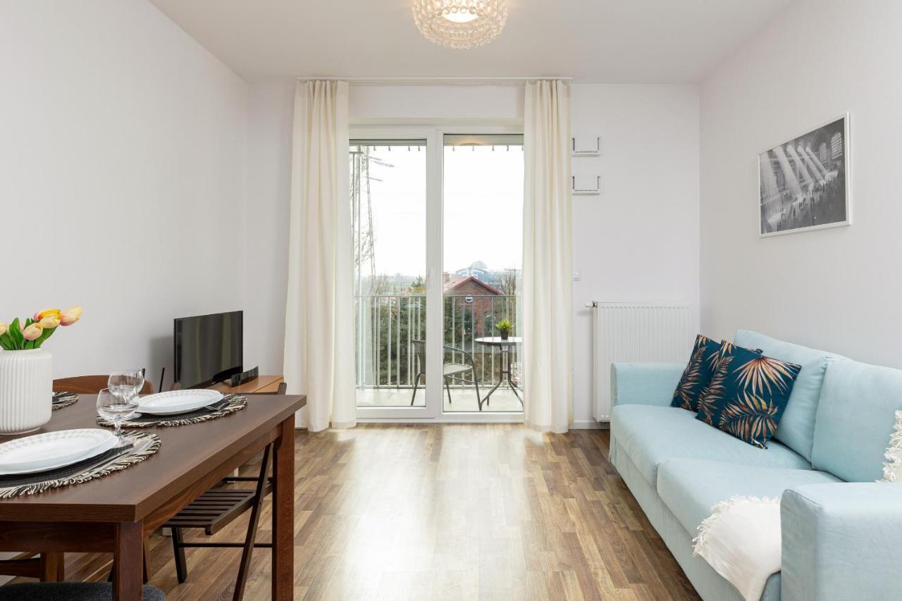 Stacja Wola Apartments With Parking By Noclegi Renters 바르샤바 외부 사진
